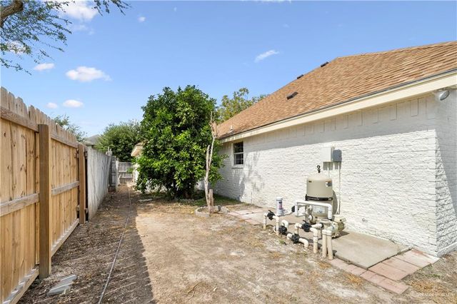 1010 N 47th Lane, Mcallen, TX 78501