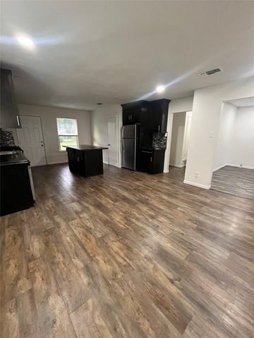 1209 Grinnell Street, Dallas, TX 75216