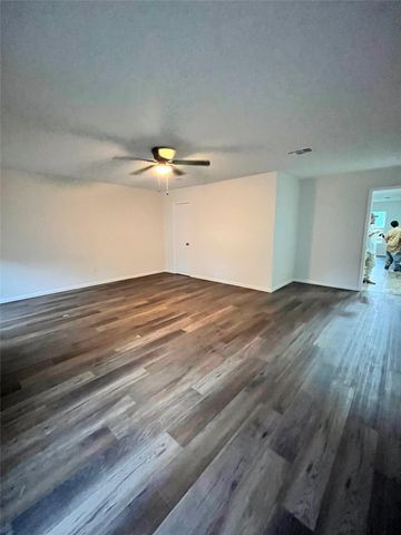 1209 Grinnell Street, Dallas, TX 75216
