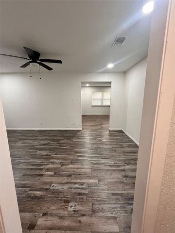 1209 Grinnell Street, Dallas, TX 75216