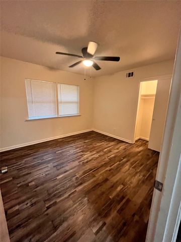 1209 Grinnell Street, Dallas, TX 75216