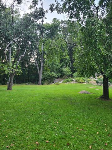 20 Ermine Street, Fairfield, CT 06824