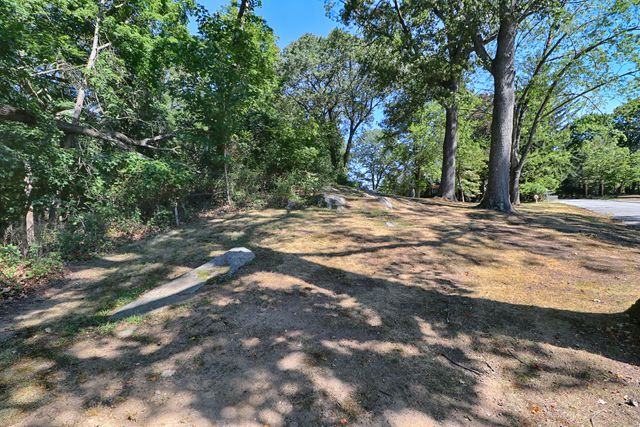 20 Ermine Street, Fairfield, CT 06824