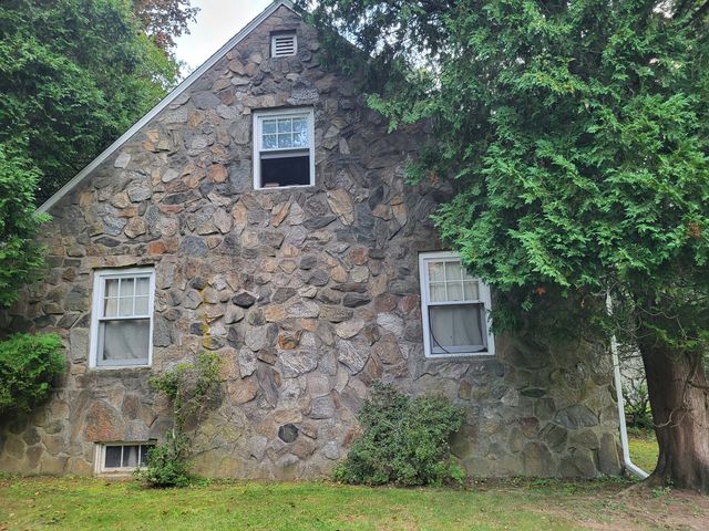 20 Ermine Street, Fairfield, CT 06824