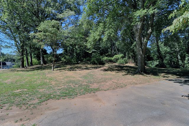 20 Ermine Street, Fairfield, CT 06824