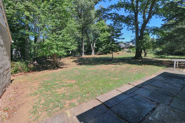 20 Ermine Street, Fairfield, CT 06824