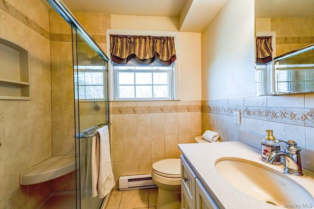1 Bengeyfield Drive 2B, East Williston, NY 11596