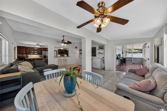 211 S 57th Way, Hollywood, FL 33023