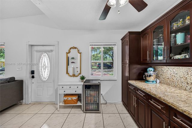 211 S 57th Way, Hollywood, FL 33023