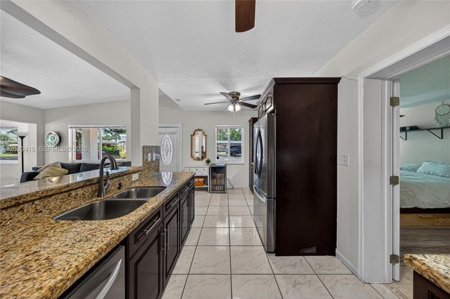 211 S 57th Way, Hollywood, FL 33023