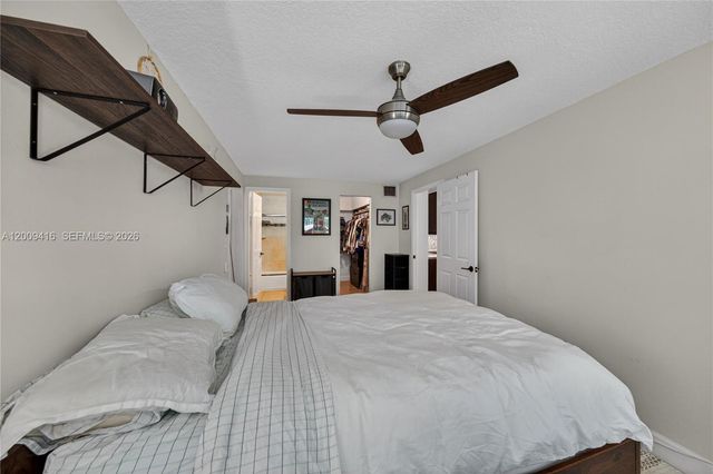 211 S 57th Way, Hollywood, FL 33023