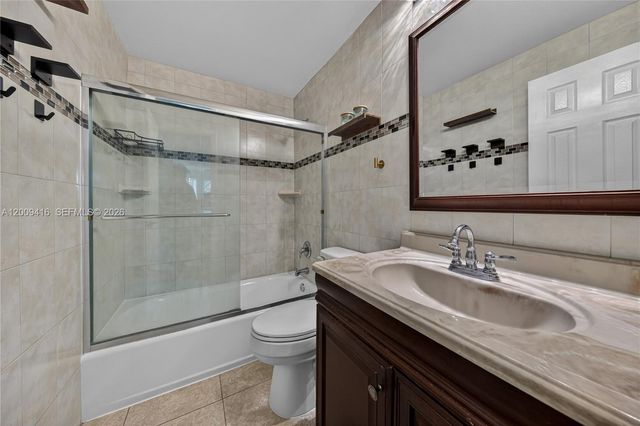 211 S 57th Way, Hollywood, FL 33023