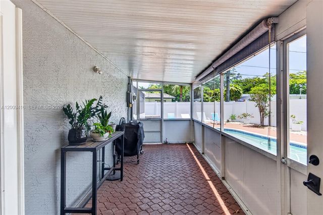 211 S 57th Way, Hollywood, FL 33023