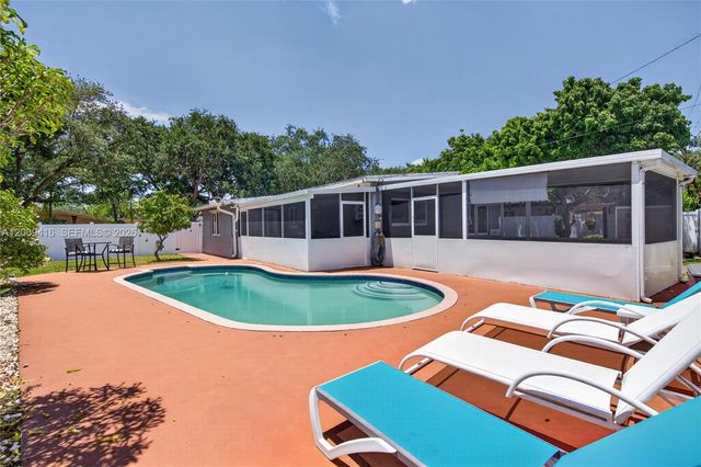 211 S 57th Way, Hollywood, FL 33023