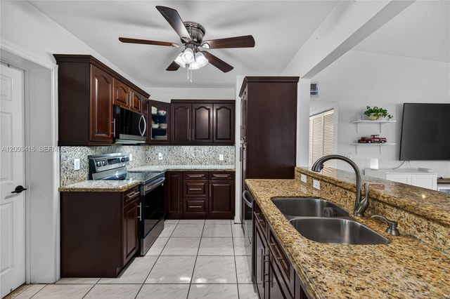 211 S 57th Way, Hollywood, FL 33023