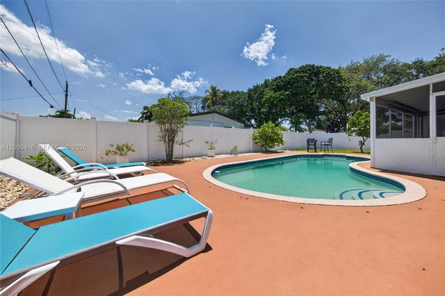 211 S 57th Way, Hollywood, FL 33023