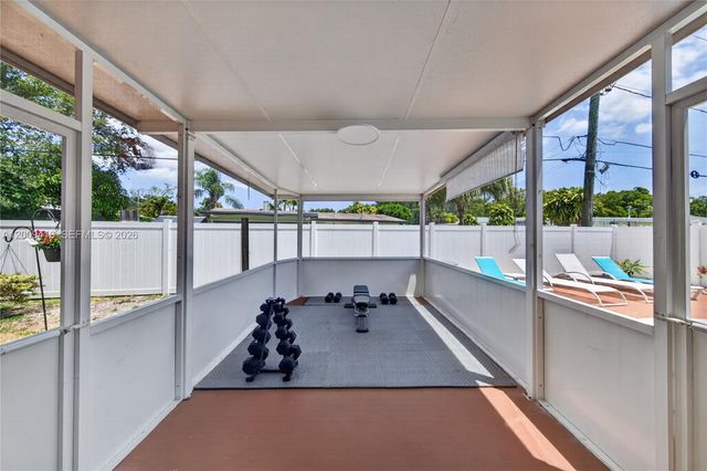 211 S 57th Way, Hollywood, FL 33023