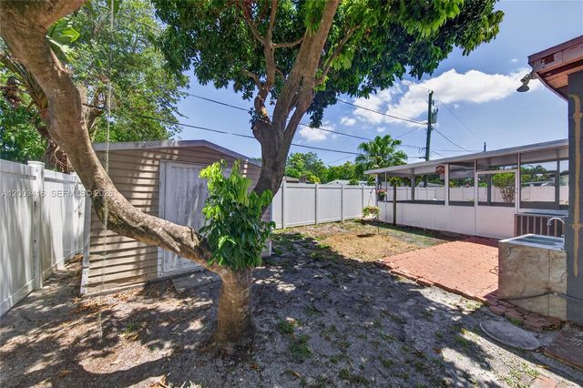 211 S 57th Way, Hollywood, FL 33023