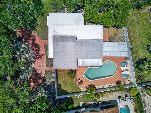 211 S 57th Way, Hollywood, FL 33023