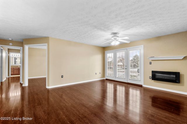 1300 Autumn Sun Ct 103, Louisville, KY 40243