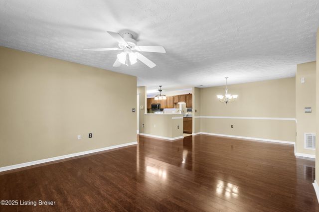 1300 Autumn Sun Ct 103, Louisville, KY 40243