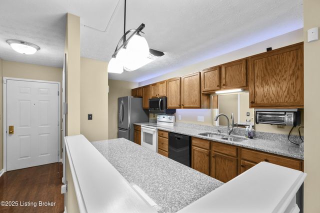 1300 Autumn Sun Ct 103, Louisville, KY 40243