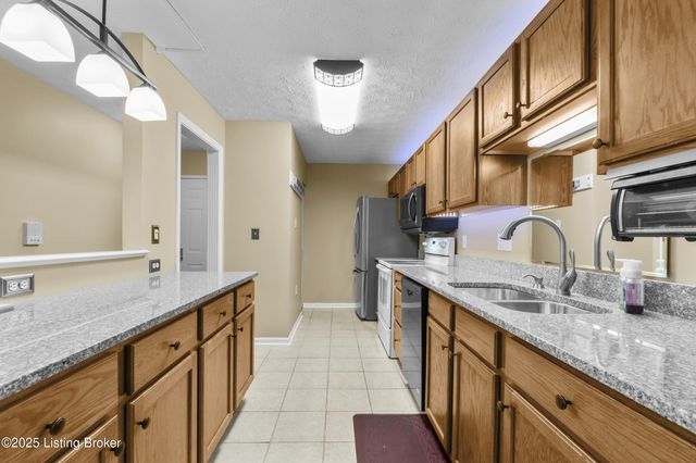 1300 Autumn Sun Ct 103, Louisville, KY 40243