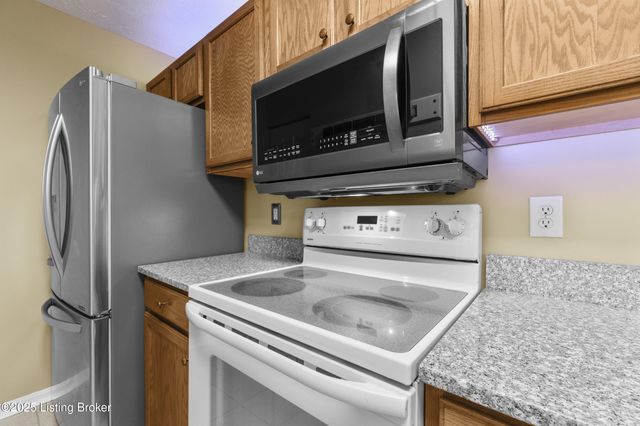 1300 Autumn Sun Ct 103, Louisville, KY 40243