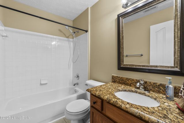 1300 Autumn Sun Ct 103, Louisville, KY 40243