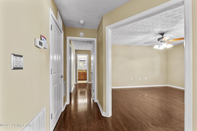 1300 Autumn Sun Ct 103, Louisville, KY 40243