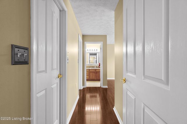 1300 Autumn Sun Ct 103, Louisville, KY 40243