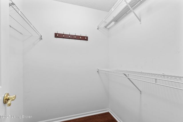 1300 Autumn Sun Ct 103, Louisville, KY 40243