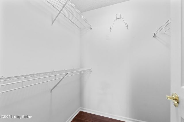 1300 Autumn Sun Ct 103, Louisville, KY 40243