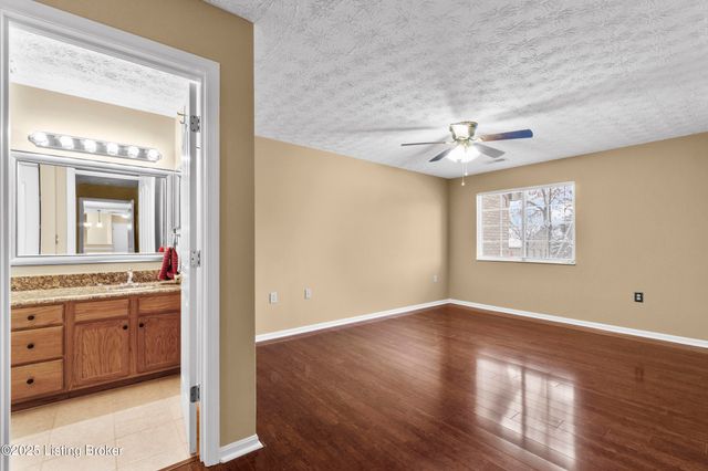 1300 Autumn Sun Ct 103, Louisville, KY 40243