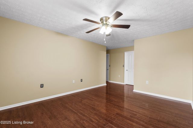 1300 Autumn Sun Ct 103, Louisville, KY 40243