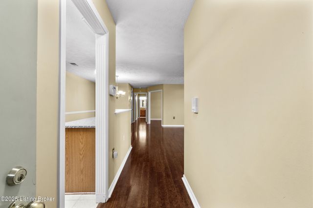 1300 Autumn Sun Ct 103, Louisville, KY 40243