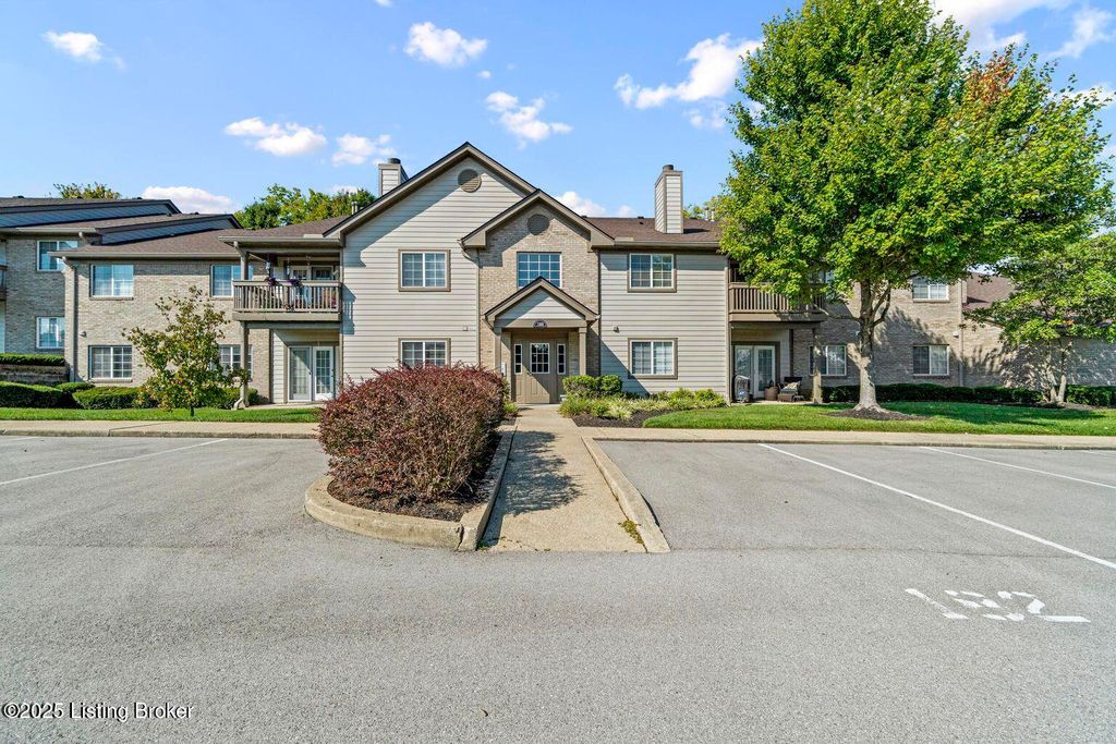 1300 Autumn Sun Ct 103, Louisville, KY 40243