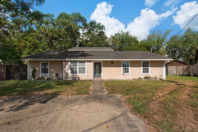 714 Clark Drive, Fort Walton Beach, FL 32547