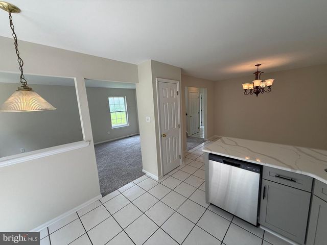 2 JUNIPER LN, Blackwood, NJ 08012