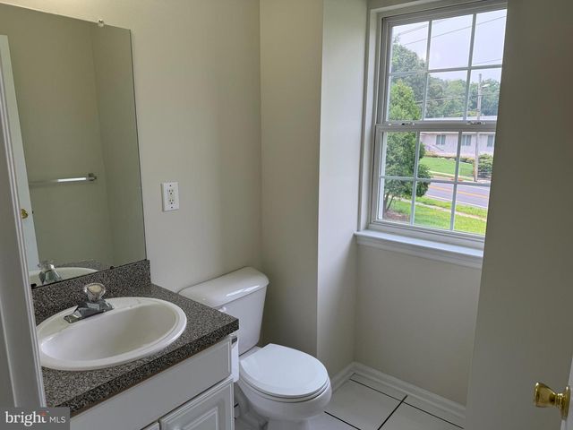2 JUNIPER LN, Blackwood, NJ 08012