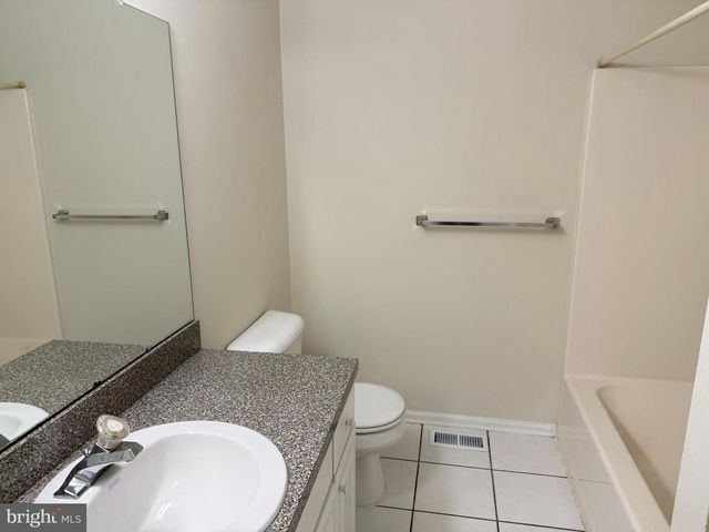 2 JUNIPER LN, Blackwood, NJ 08012