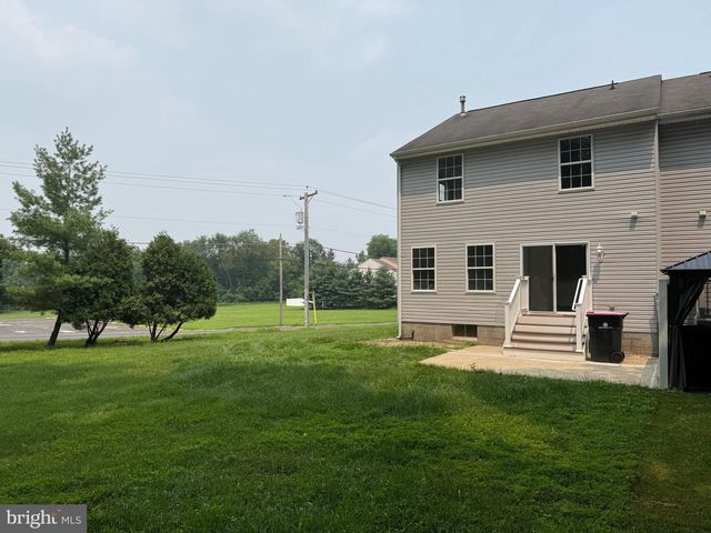 2 JUNIPER LN, Blackwood, NJ 08012