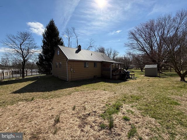 283 KELTON RD, West Grove, PA 19390