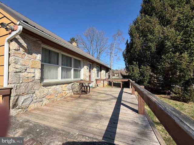 283 KELTON RD, West Grove, PA 19390