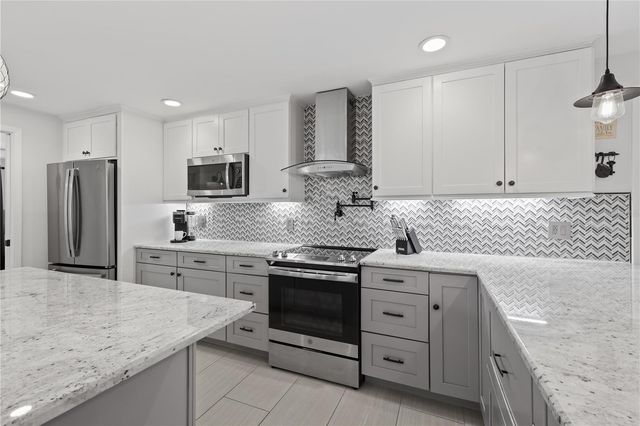5215 PELICAN BOULEVARD, Cape Coral, FL 33914