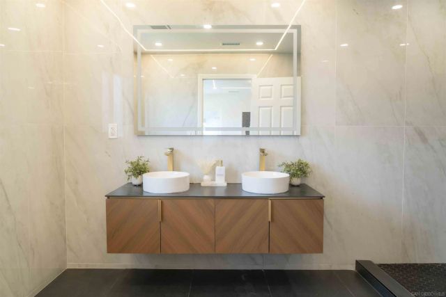 11078 Puebla Dr, La Mesa, CA 91941