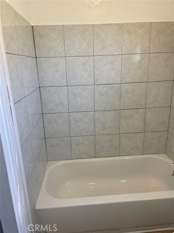 579 S Iris Avenue, Rialto, CA 92376