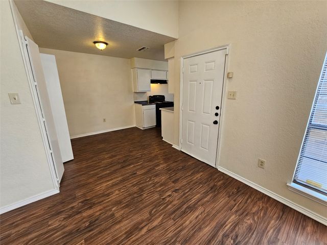 3125 Tudor Lane 3131, Irving, TX 75060