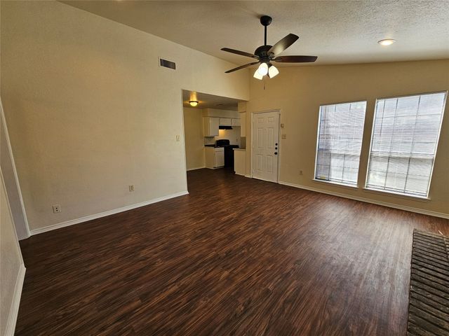 3125 Tudor Lane 3131, Irving, TX 75060