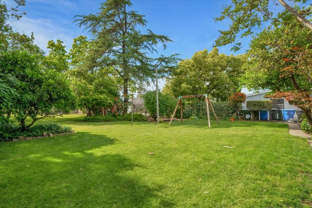 531 Locust Ave, Manteca, CA 95337